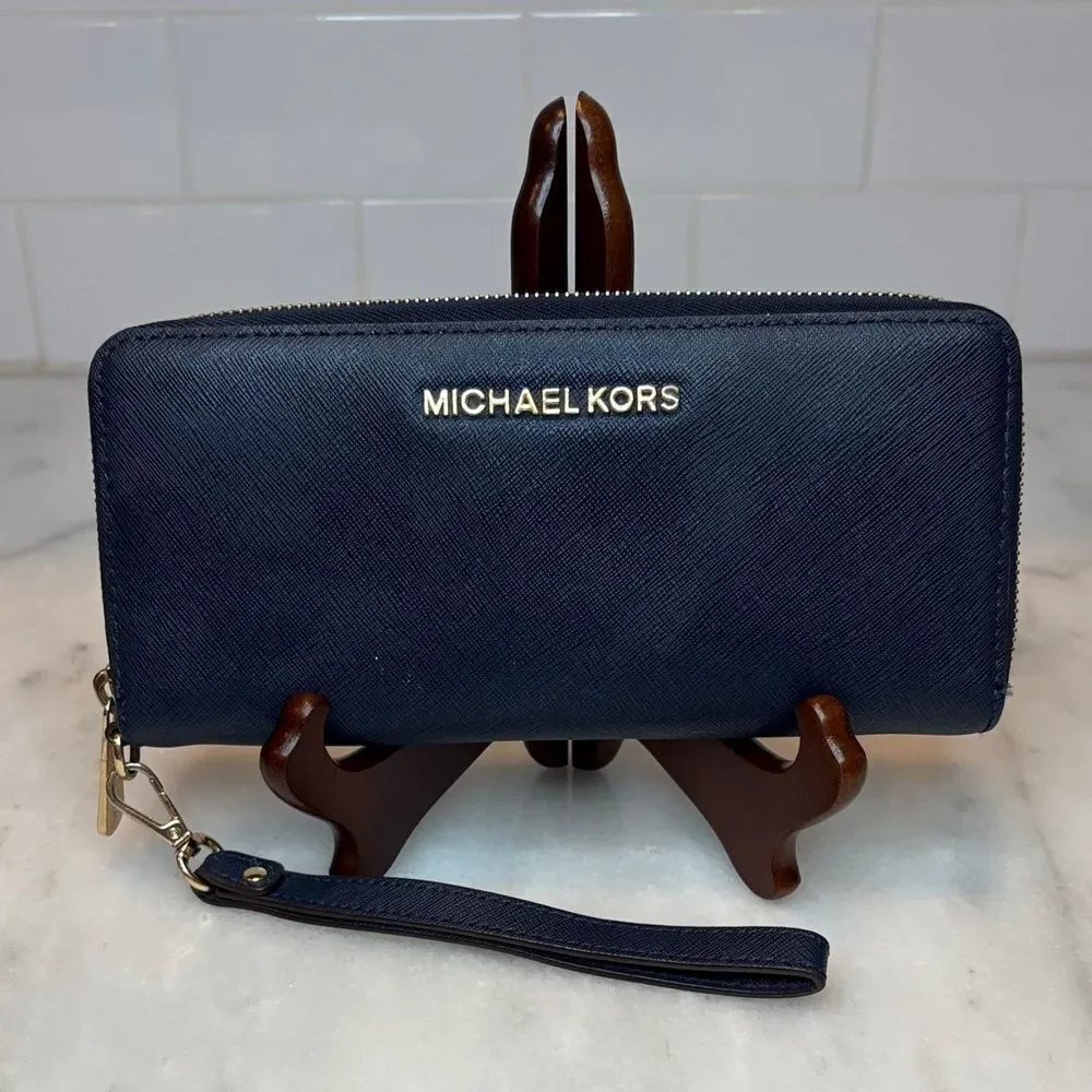 Michael Kors Wallet Saffiano Leather Full Zip Jet Set Continental Wallet
